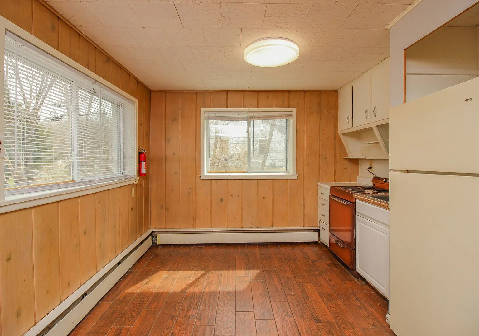 6-8 Fyfer Pl — Photo 1