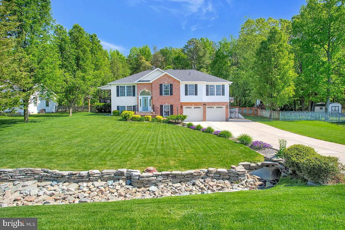 35438 Army Navy Dr photo 1