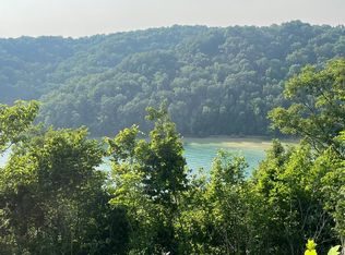11 Obey River Shrs, Byrdstown, TN 38549