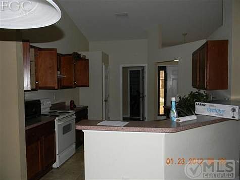 5th image of 1423 SE 18th St
