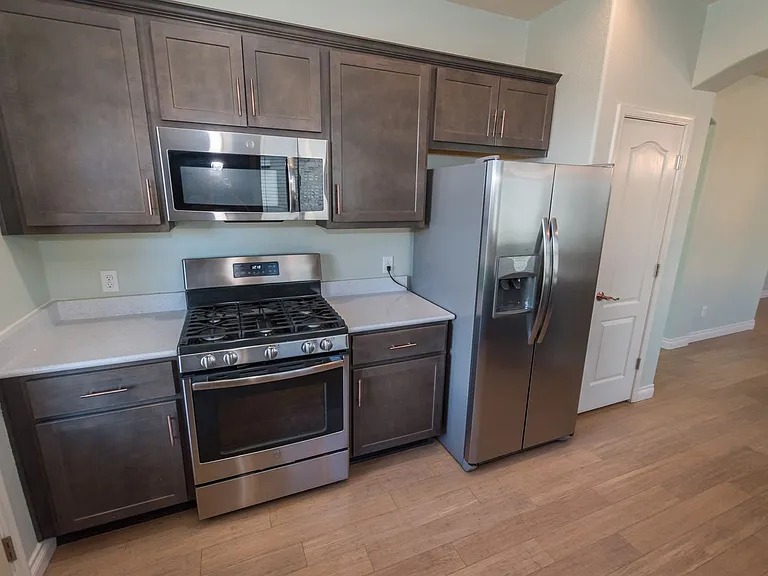1205 Barnes Dr — Photo 12