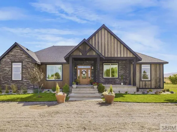 161 Snake River Dr, American Falls, ID 83211