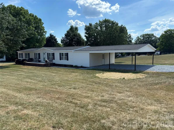 559 School Dr, Taylorsville, NC 28681