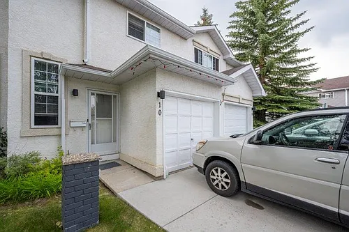 10 Shawinigan Ln SW Photo 1