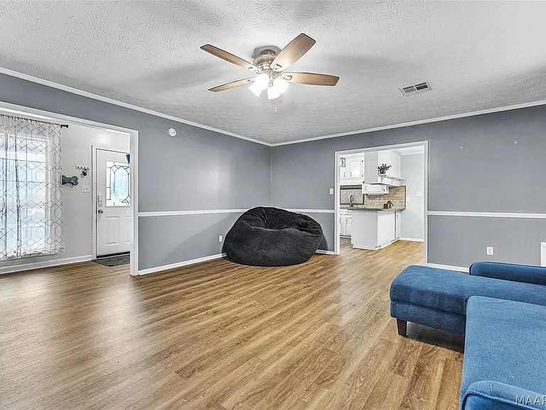 140 Livingston Cir — Photo 11