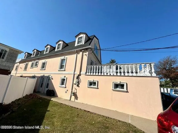 68 Austin Ave, Staten Island, NY 10305