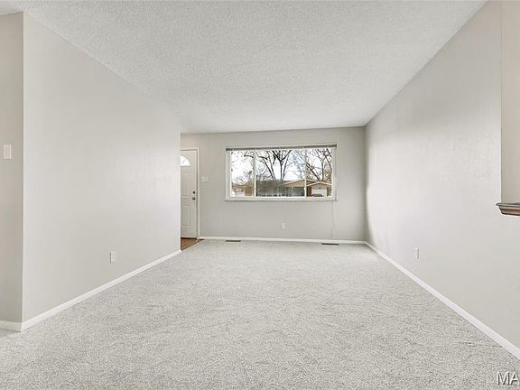 2nd image of 2045 Teakwood Manor Dr