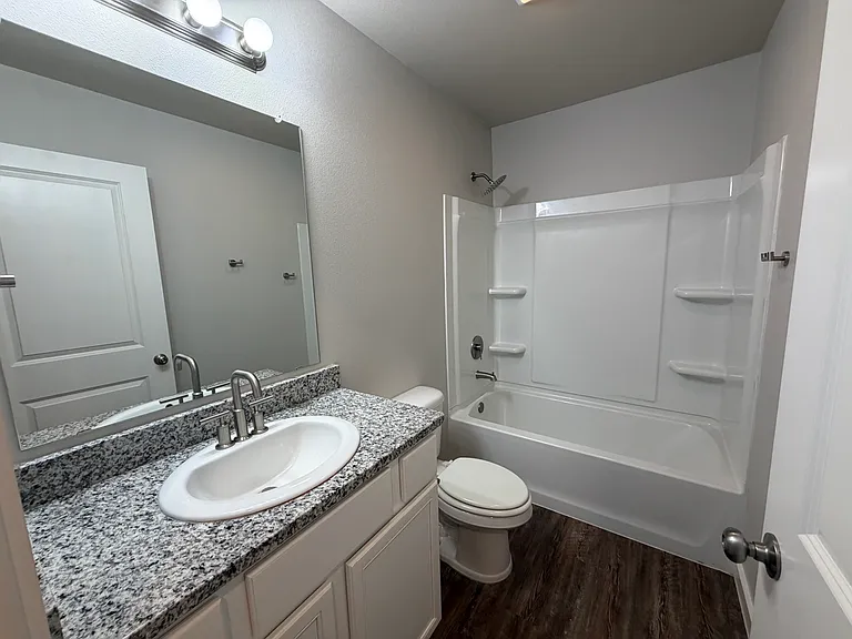2911 Abbeville Ave — Photo 17