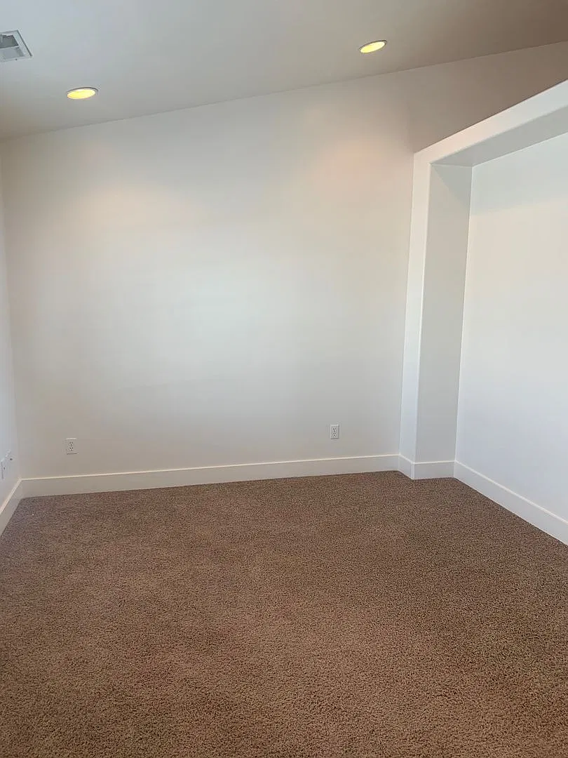 Maples ABW — Photo 1