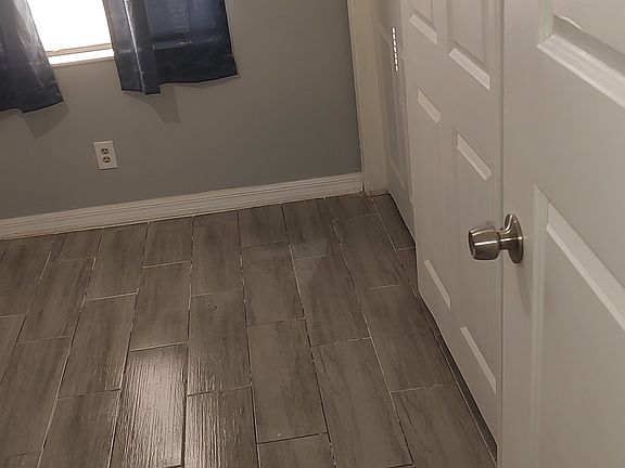 3rd image of 9533 Lake Park Dr #9533