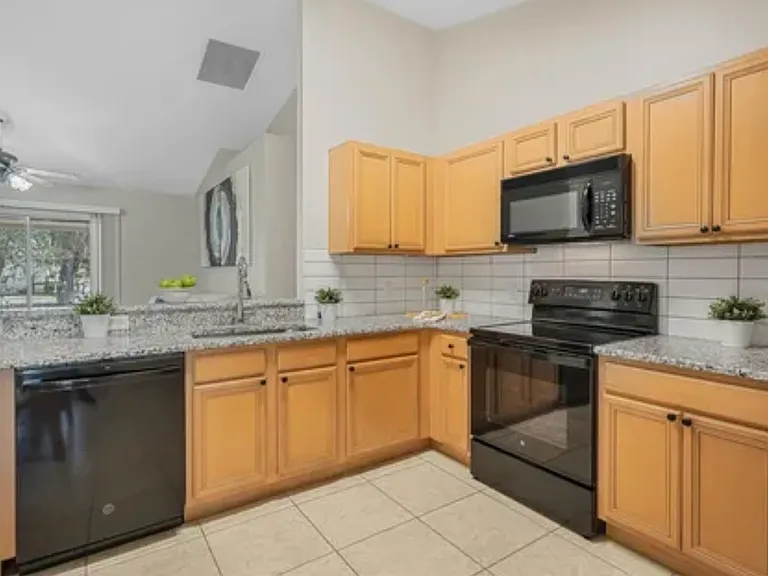 933 Van Loon Ct — Photo 7