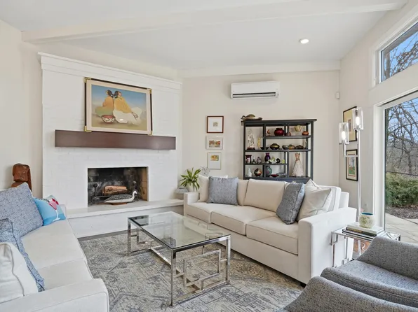 2111 Rock Quarry Rd, Columbia, MO 65201