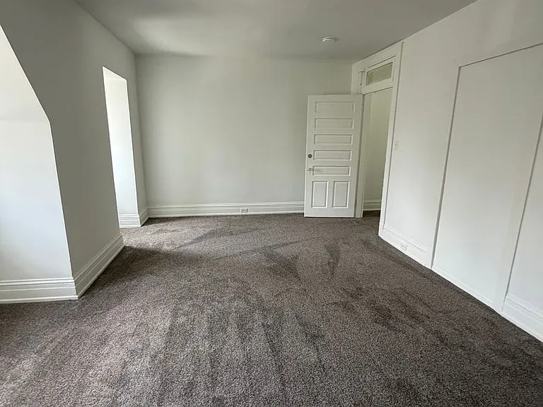 110 S Beaver St — Photo 31