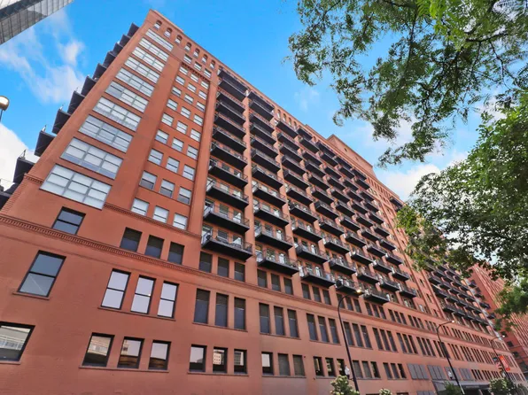 165 N Canal St APT 1122, Chicago, IL 60606