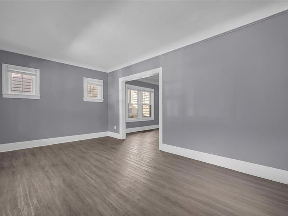 1st image of 1581 Empire Ave #1