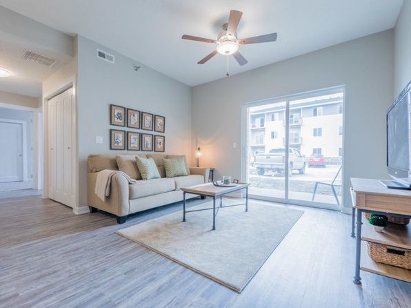White Oak Apartments | 9577 White Oak Ln, Johnston, IA