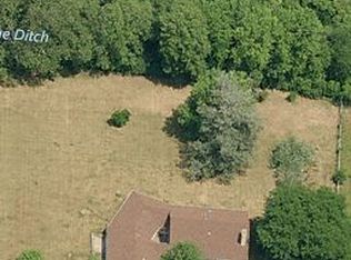 1214 N Cottonwood Rd, Urbana, IL 61802