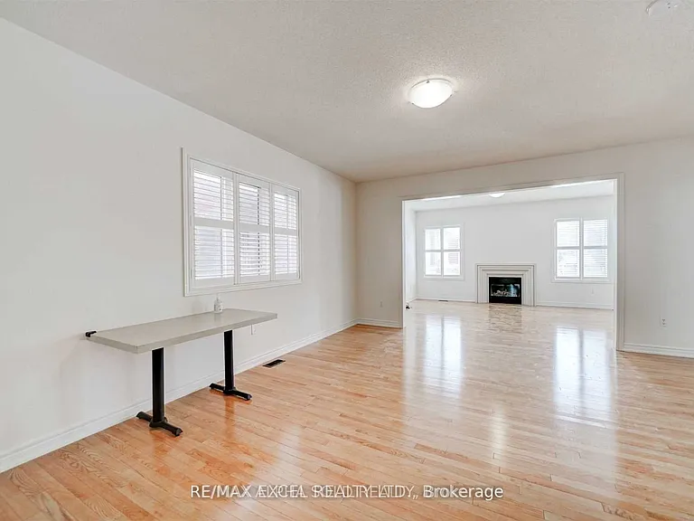 67 Alvin Curling Cres — Photo 6