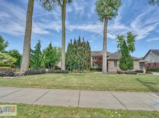 2260 Normandy St, Lasalle, ON N9H 1Y9