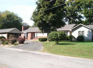 15747 E Fairfield Rd, Mount Vernon, IL 62864