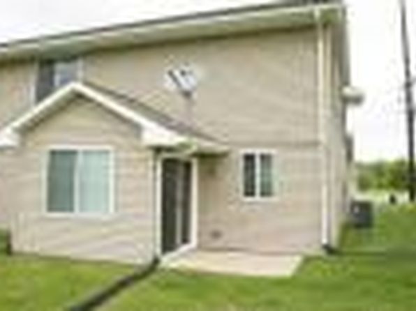 8200 Old Highway Rd, Dubuque, IA 52002