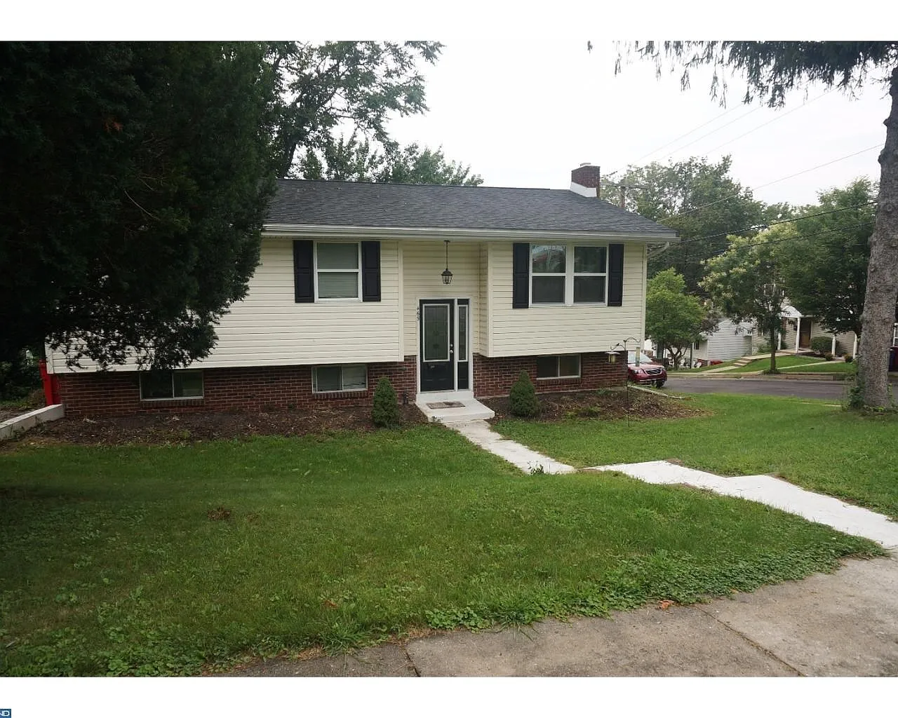 469 Hale St photo 1
