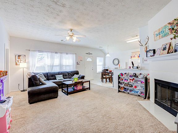 4th image of 21537 Maddux Dr