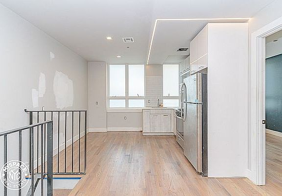 2nd image of 185 Clifton Pl Unit 1A