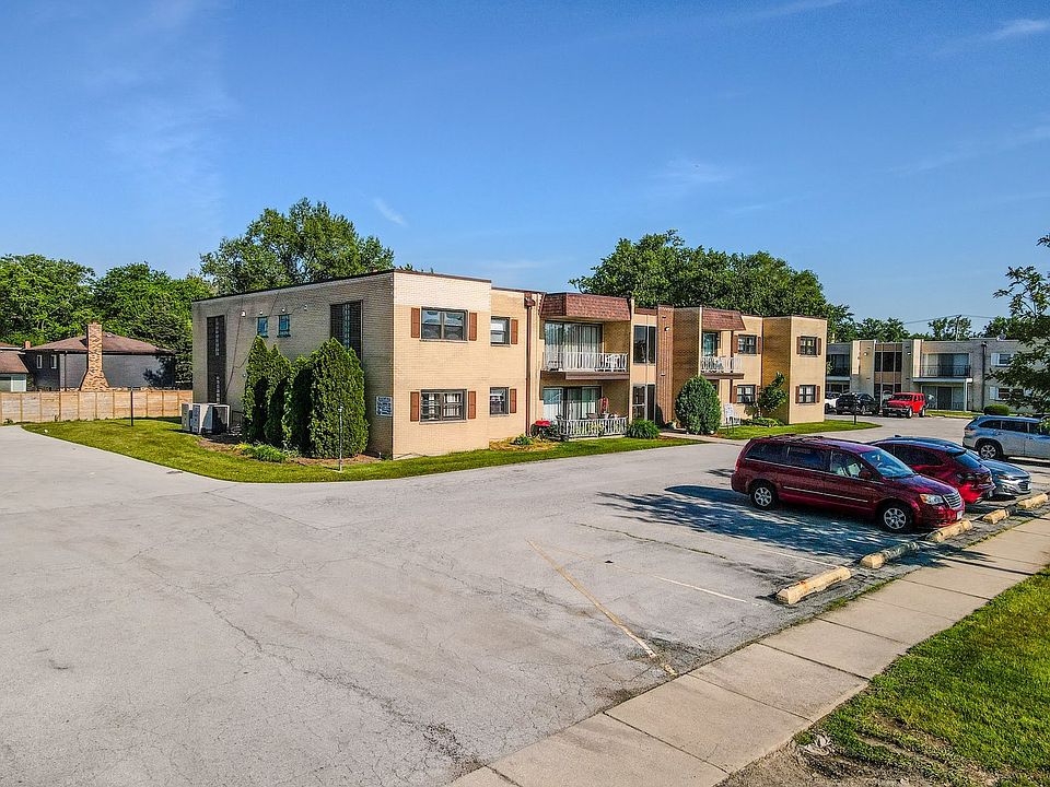 1st image of 18320 Cherry Creek Dr APT 2