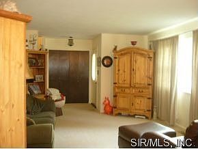 1st image of 102 Willow Dr