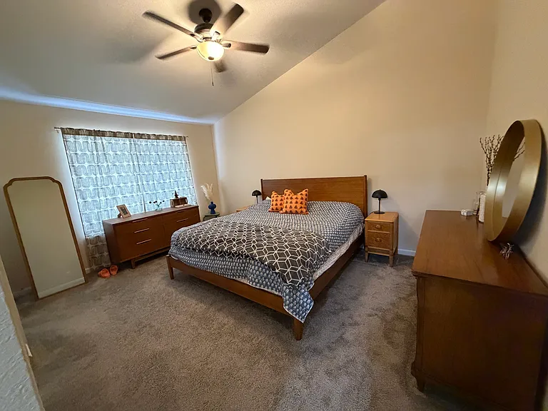 974 Hilltop Dr — Photo 10
