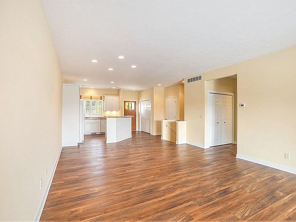 3rd image of 1794 N Trillium Cir