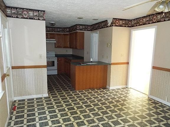 2nd image of 192 Twin Springs Ln