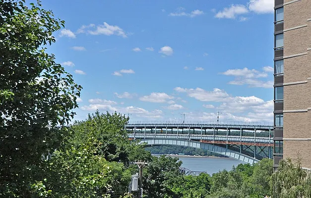 Sold by Re/Max In The City | media 3