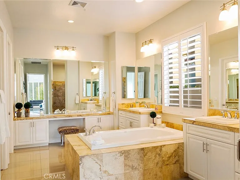 55615 Turnberry Way — Photo 17