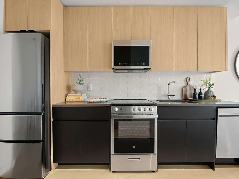 425 Summit Ave — Photo 18