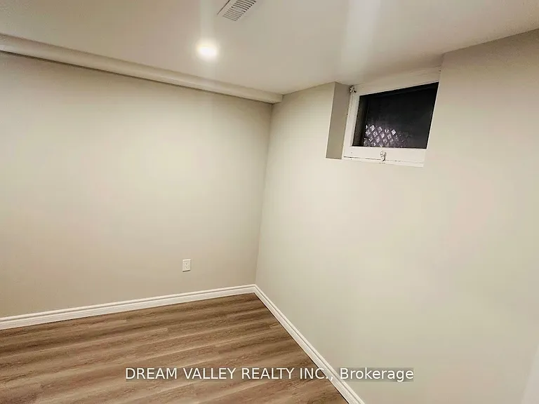 39 Graylee Ave #2 — Photo 5