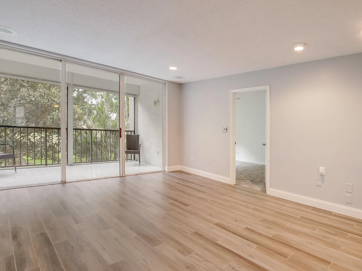 2 bed, 2.0 bath, 1005 sqft, $2,150 — Photo 4
