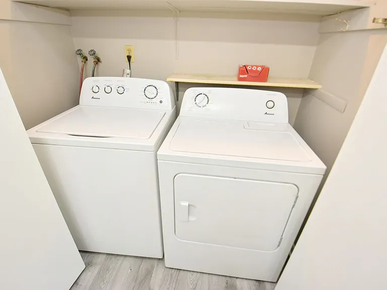 1023 Oakland St — Photo 10