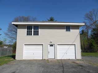 12 Maxwell Rd, Clifton Park, NY 12065