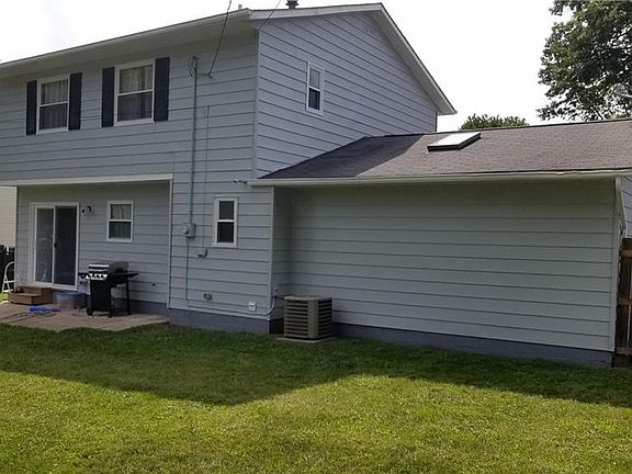 3rd image of 5701 Whitethorn Dr