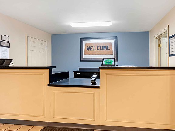 Lobby and Guest Check-in