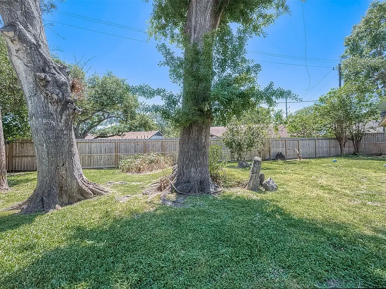 3019 Stoney Brook Dr — Photo 40