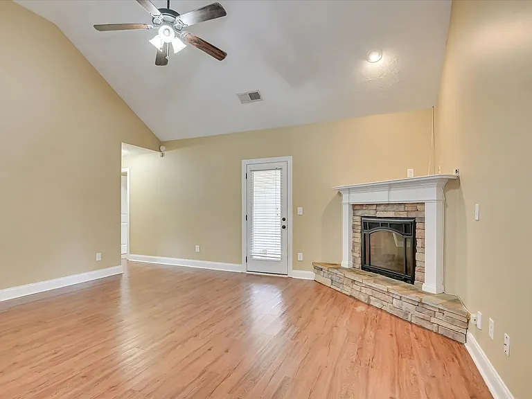 621 Shipley Ave — Photo 6
