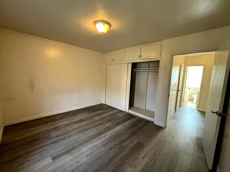 1935 Cloverfield Blvd — Photo 57