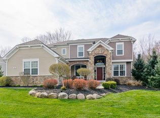 735 Joseph Dr, Aurora, OH 44202