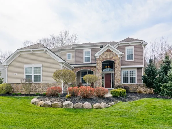 735 Joseph Dr, Aurora, OH 44202