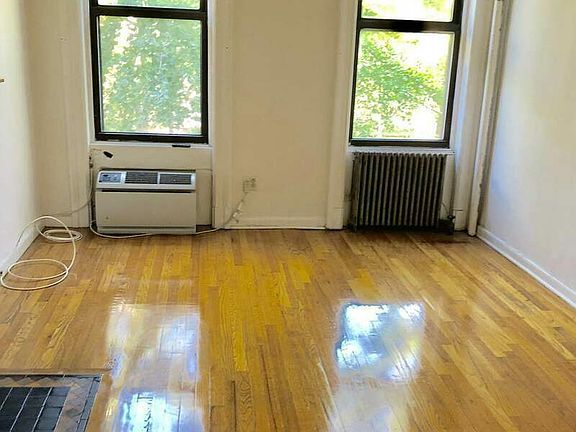 3rd image of 59 W 82nd St APT 3R