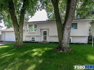 307 N 8th St, Eldridge, IA 52748