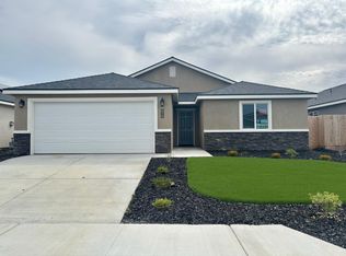 7091 Elm St, Visalia, CA 93291